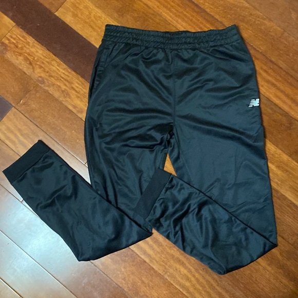 New Balance Joggers XL (18-20) - Picture 2 of 5